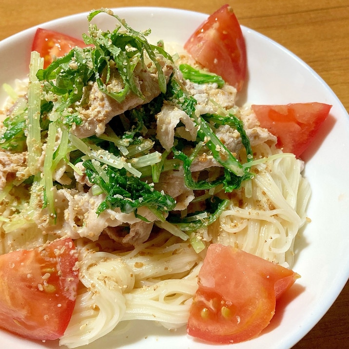 お店の味で夏バテ予防☆ごまだれ豚しゃぶそうめん